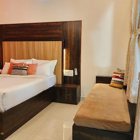 Riyavar Luxury Stay Siddapura  Exterior photo