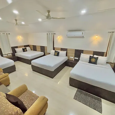 Riyavar Luxury Stay Siddapura  Exterior photo